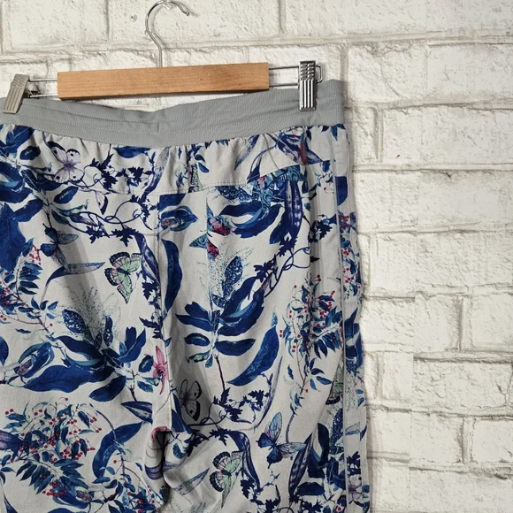 EUC✨GAP FIT gray & blue floral printed joggers - Picture 11 of 14